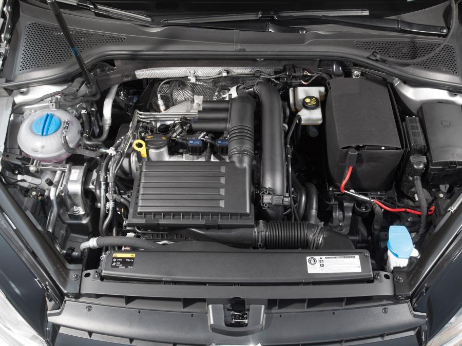  Volkswagen Golf TSI BlueMotion 2013 года  (фото 6 из 22)